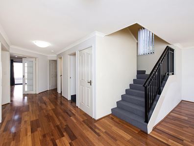 20 Bopeechee Way, Port Kennedy WA 6172