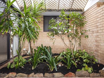 22 Juniper Place, Ballajura WA 6066