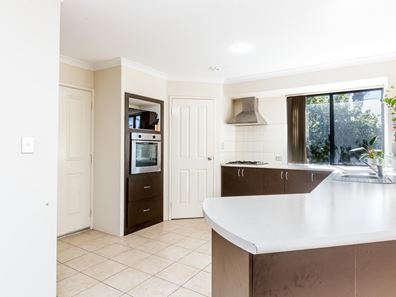 14 Aparri Way, Port Kennedy WA 6172