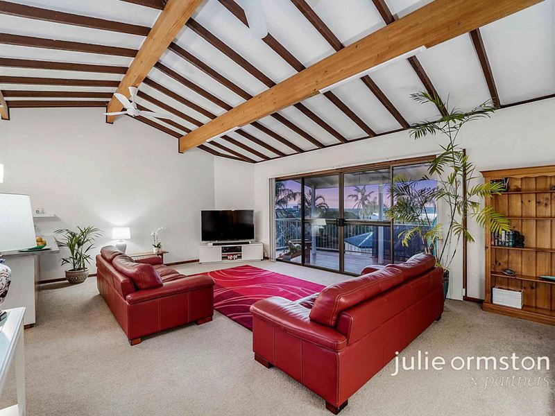 5 Crest Court, Edgewater