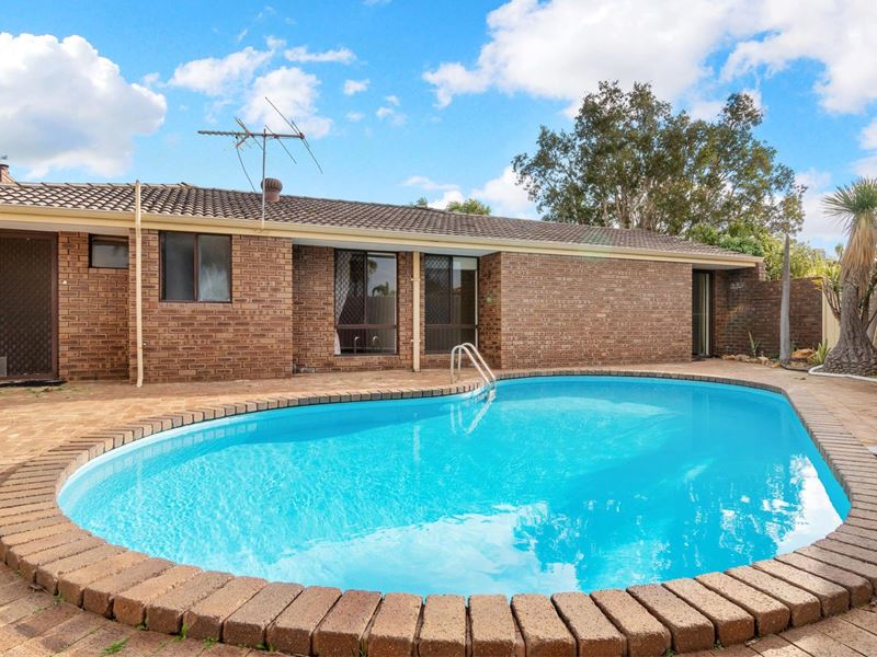 6 Defoe Court, Kingsley