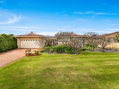 19 Heatherlea Parkway, Leeming WA 6149