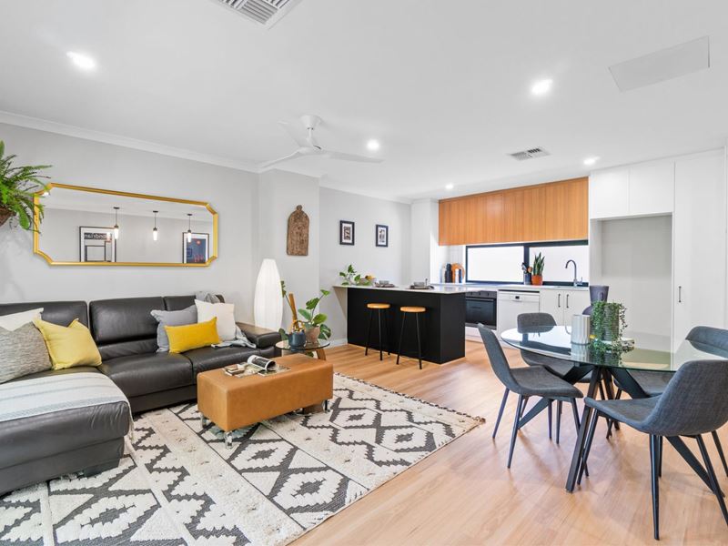 2/4 Currie Street, Jolimont