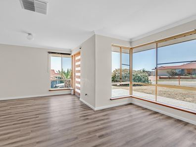20 Jacana Way, Halls Head WA 6210
