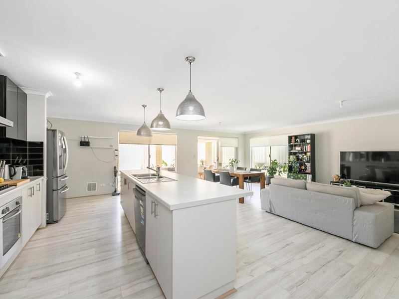 7 Winnacott Street, Willagee
