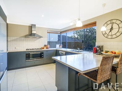 111 Kitchener Street, Trigg WA 6029