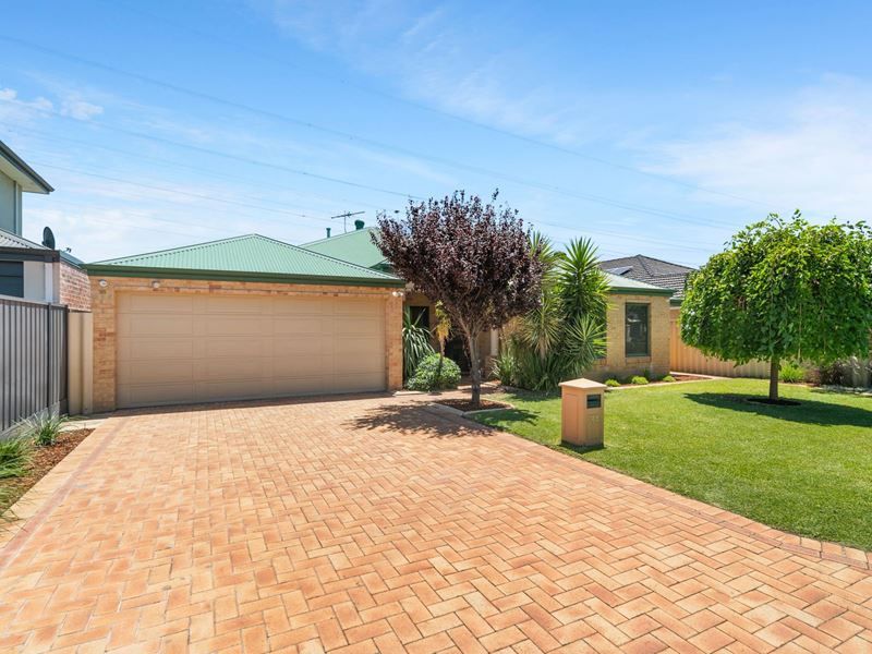 34 Driftwood Way, Bennett Springs WA 6063