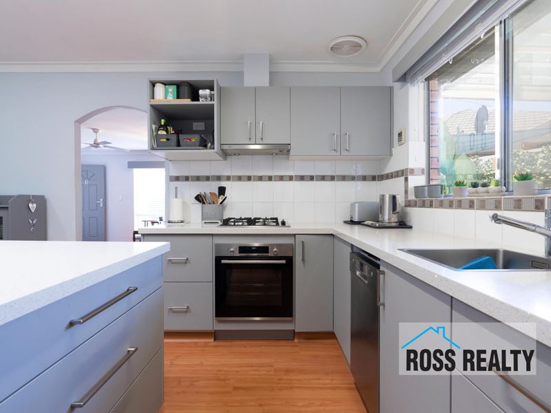 1/8-10 Mayer Close, Noranda