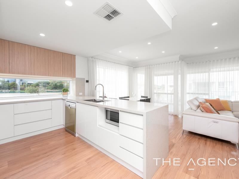 18 Surada Street, North Coogee