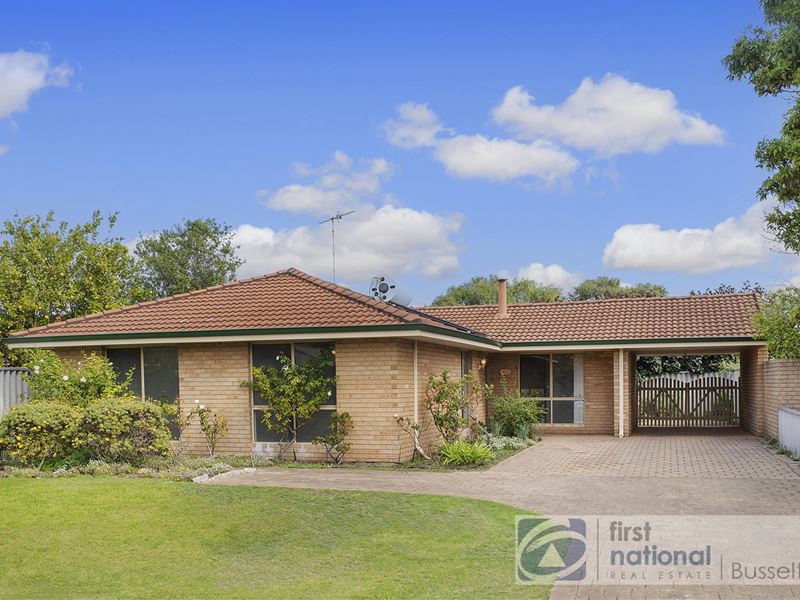 4 Dolphin Court, Broadwater