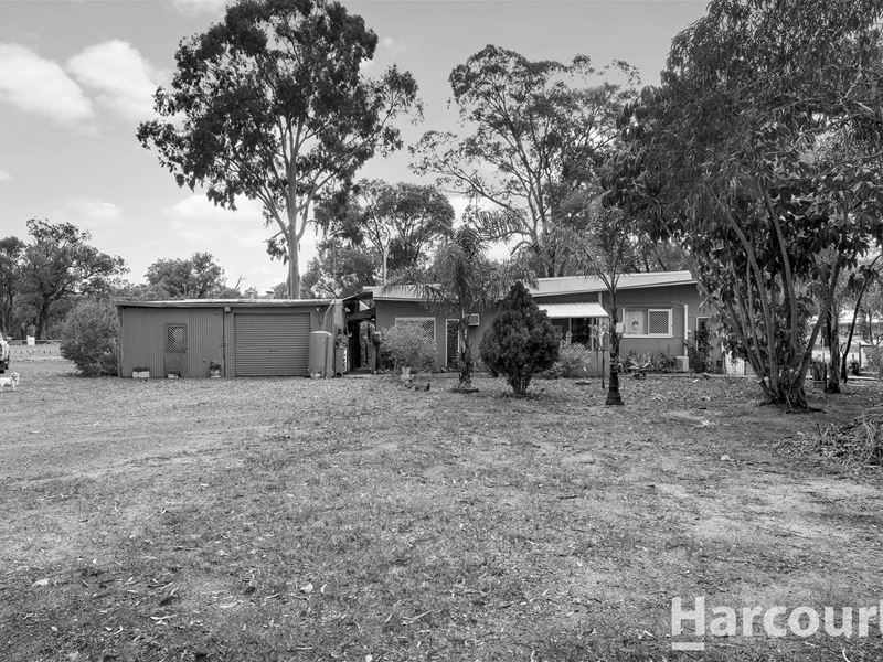 8 Noorumba Road, Barragup WA 6209