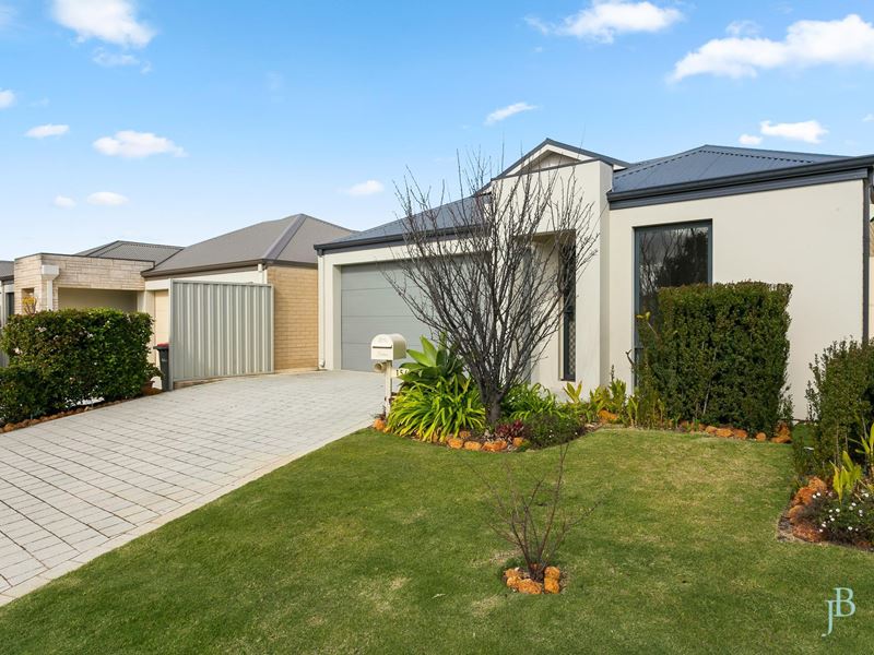 156 Shiraz Boulevard, Pearsall