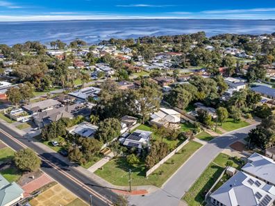 17 Beacham Street, Coodanup WA 6210