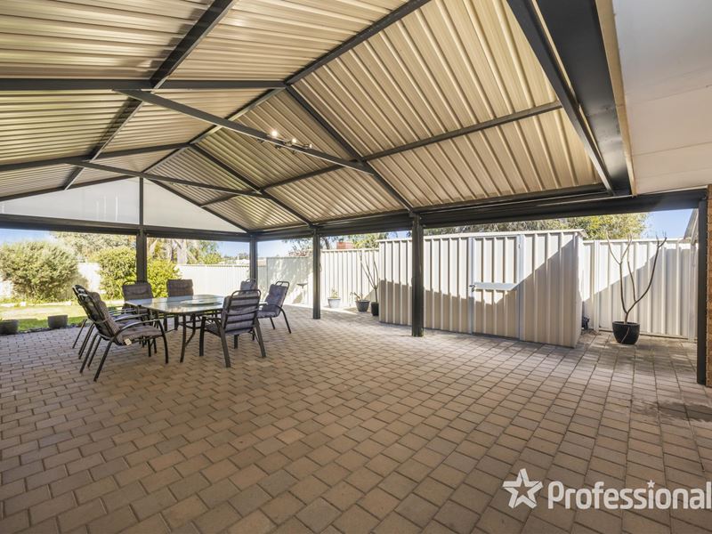 7 Norcott Vista, Marangaroo