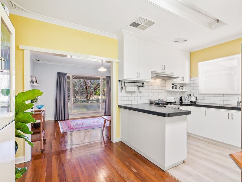 13 Coops Avenue, Thornlie