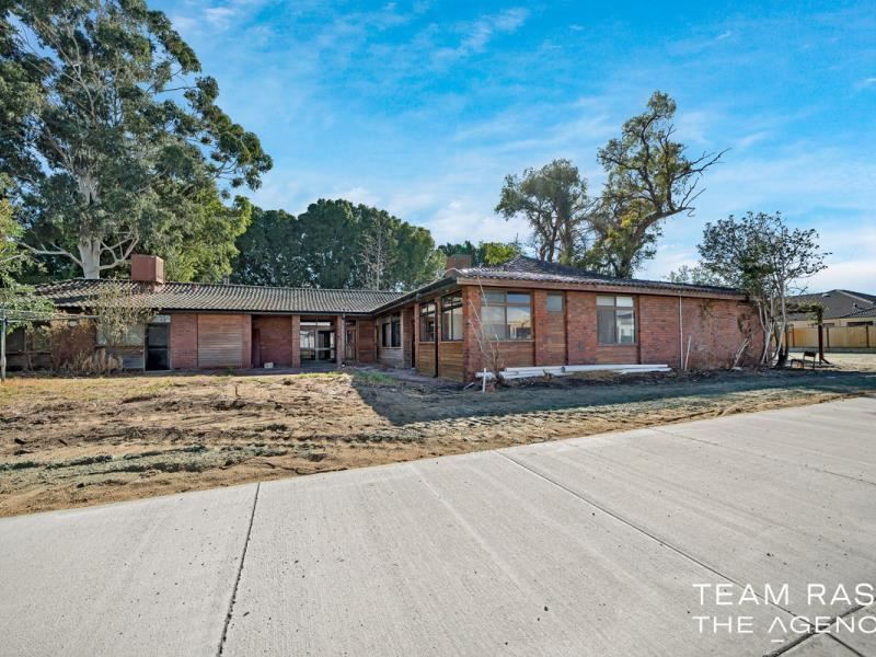 10 Russell Road, Madeley