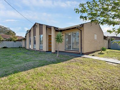 17 Griffith  Way, Thornlie WA 6108