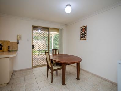 2/18 Lathwell Street, Armadale WA 6112