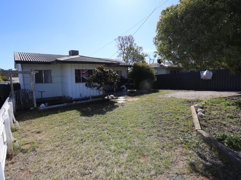 19 New Compton St, Kambalda East WA 6442