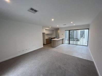 28 Basanite Loop, Treeby WA 6164