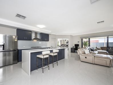 8 Ellery Gate, Aveley WA 6069