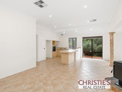 8 Laslett Circle, Mundaring WA 6073