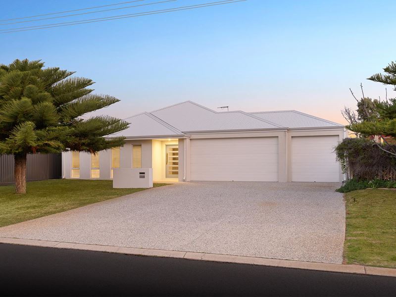 22 Dampier Drive, Golden Bay WA 6174