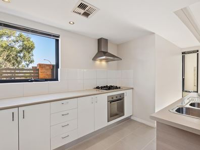 Unit 1/37 Harman Pl, Aveley WA 6069