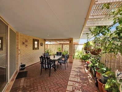 46D Charles St, Bluff Point WA 6530