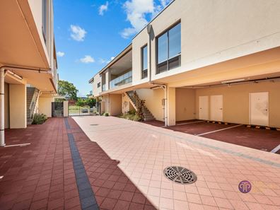 2/3 Oak Street, Cannington WA 6107