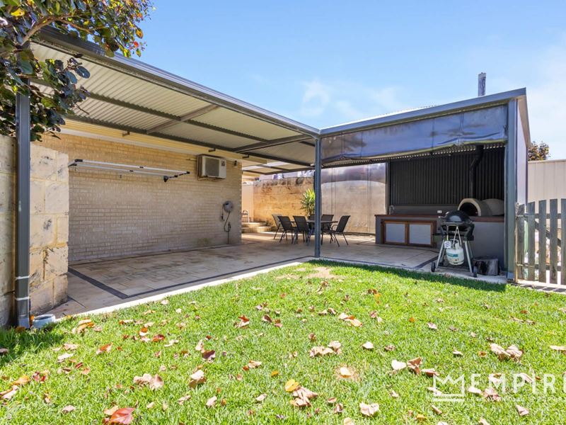 1 Kotisina Gardens, Lake Coogee WA 6166