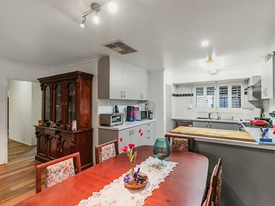 28 Parkfield Road, Kelmscott WA 6111