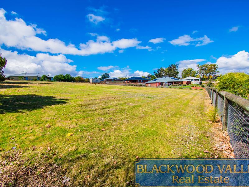 25 Gleneagles Drive, Bridgetown