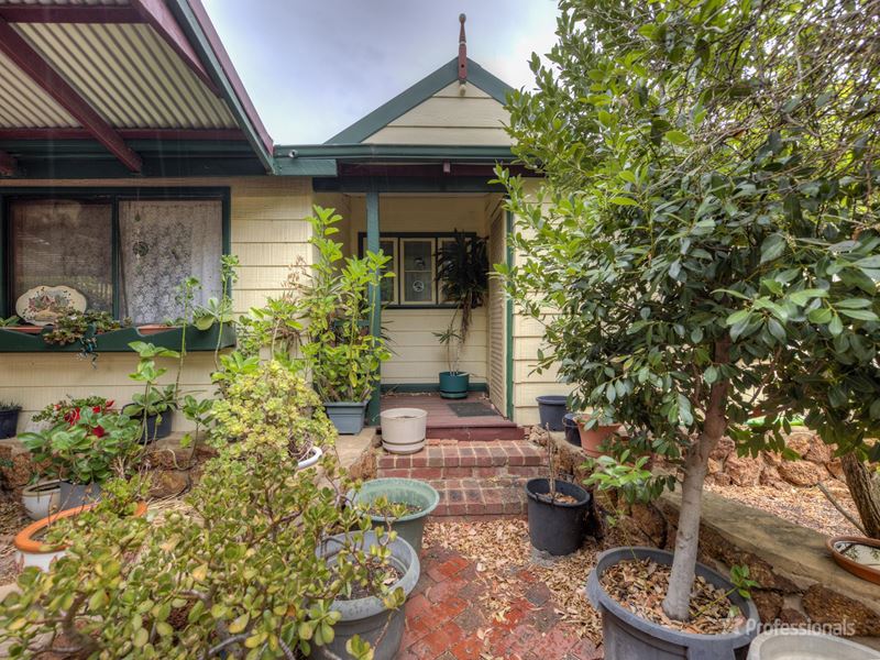 6 Harcourt Place, Bellevue WA 6056
