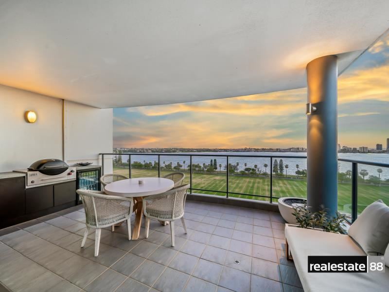 33/100 Terrace Road, East Perth WA 6004