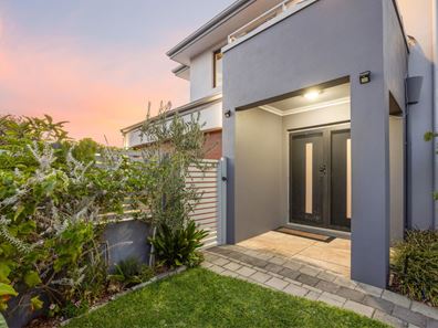 64A Pearl Parade, Scarborough WA 6019