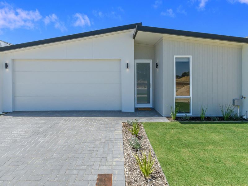 11 Laufer Avenue, Hilbert WA 6112