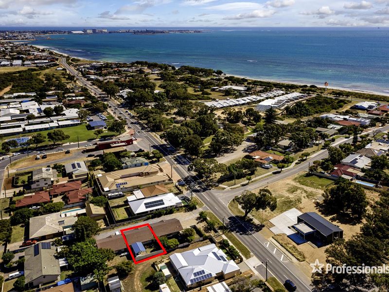 2/382 Chapman Road, Bluff Point WA 6530