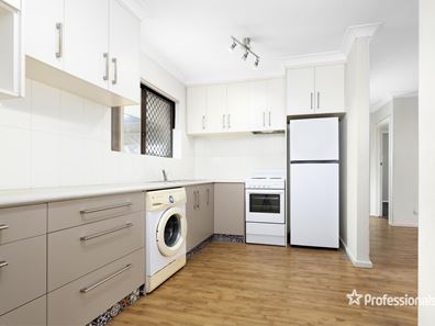 2/382 Chapman Road, Bluff Point WA 6530