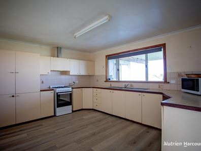 4 Dawn Street, Hopetoun WA 6348