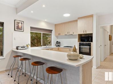 15 Mofflyn Circle, East Victoria Park WA 6101