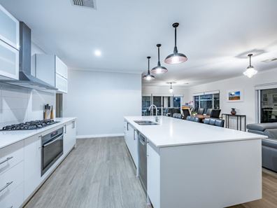 28 Haga Parkway, Landsdale WA 6065