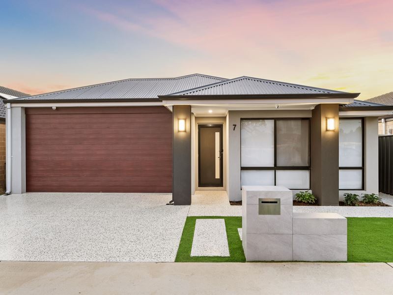 7 LEIGHFIELD ROAD, Hilbert WA 6112