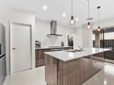 7 LEIGHFIELD ROAD, Hilbert WA 6112