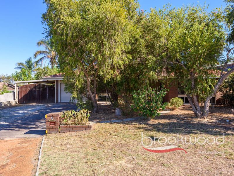 5 Dagmar Way, Swan View WA 6056