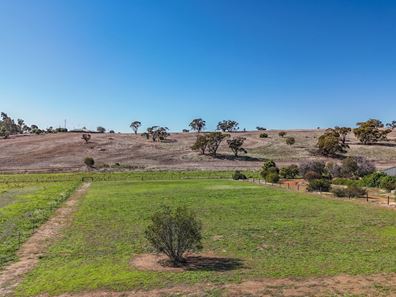 9 Heaton Drive, Northam WA 6401