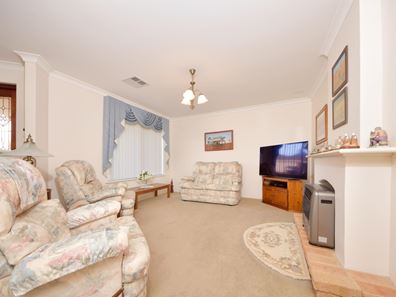 26 Galway Gardens, Warnbro WA 6169