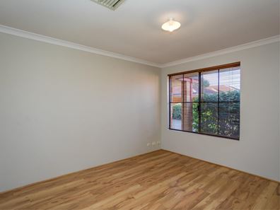 4/13 Acton Avenue, Bentley WA 6102