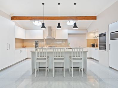 8 Rochefort Retreat, Port Kennedy WA 6172