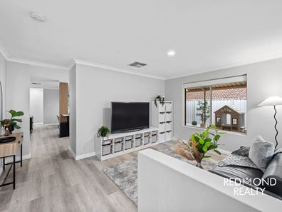 18 Eastleigh Loop, Currambine WA 6028